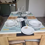 Des Aubepines Apartment